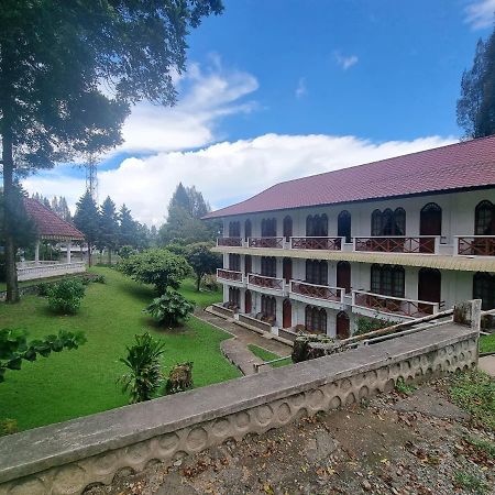 Oyo 93062 Sibayak Multinational Rest House Berastagi Exterior photo