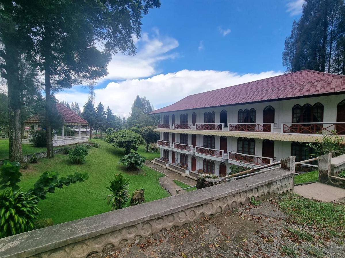 Oyo 93062 Sibayak Multinational Rest House Berastagi Exterior photo